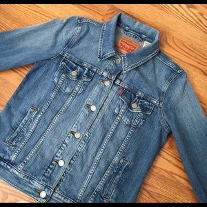 BRAND NEW Levi jacket